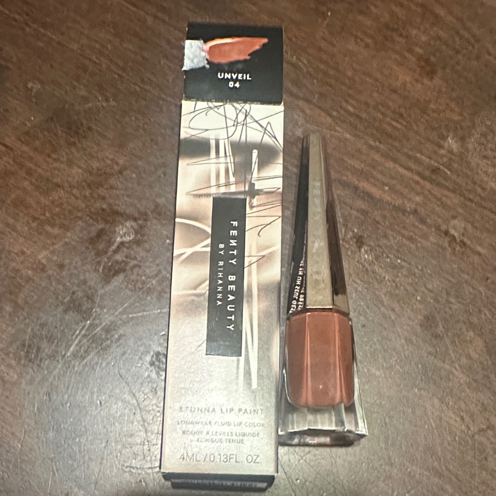 Fenty Beauty Stunna Lip Paint - Unveil 04